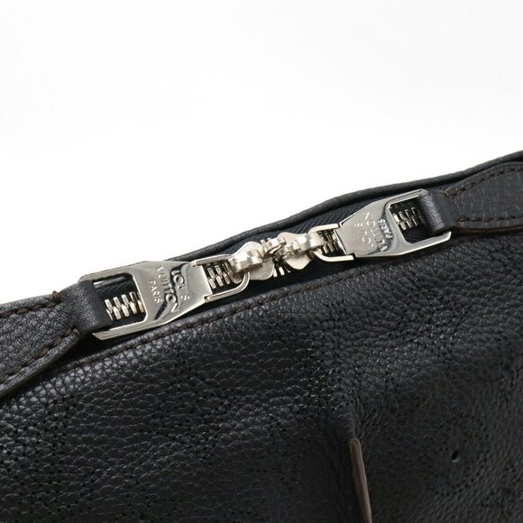 LOUIS VUITTON Black Shoulder Bag - Picture 5 of 10